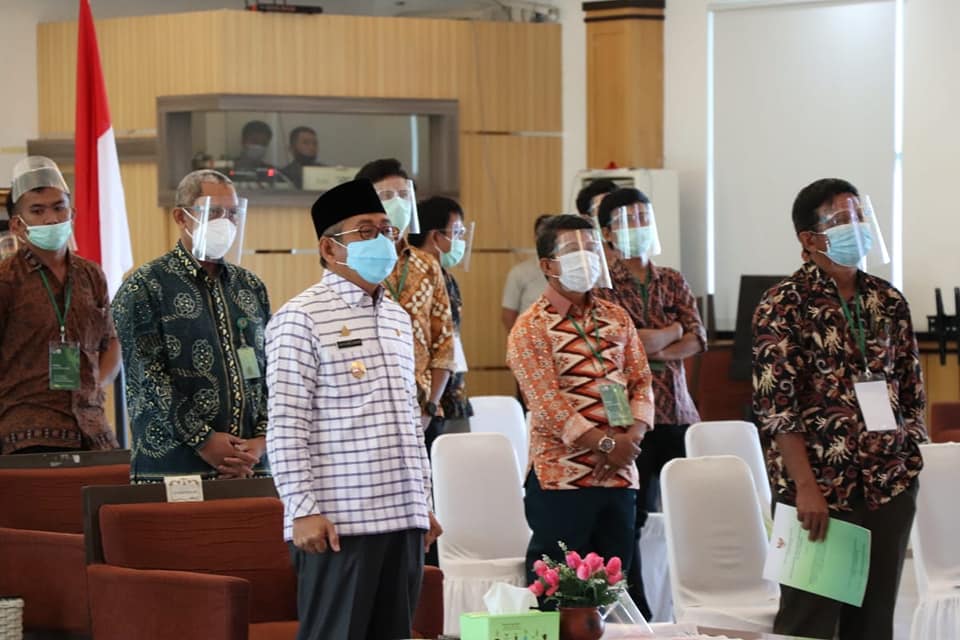 Gubernur Sulbar Serahkan 35.118,76 Hektare SK Perhutanan dari Jokowi